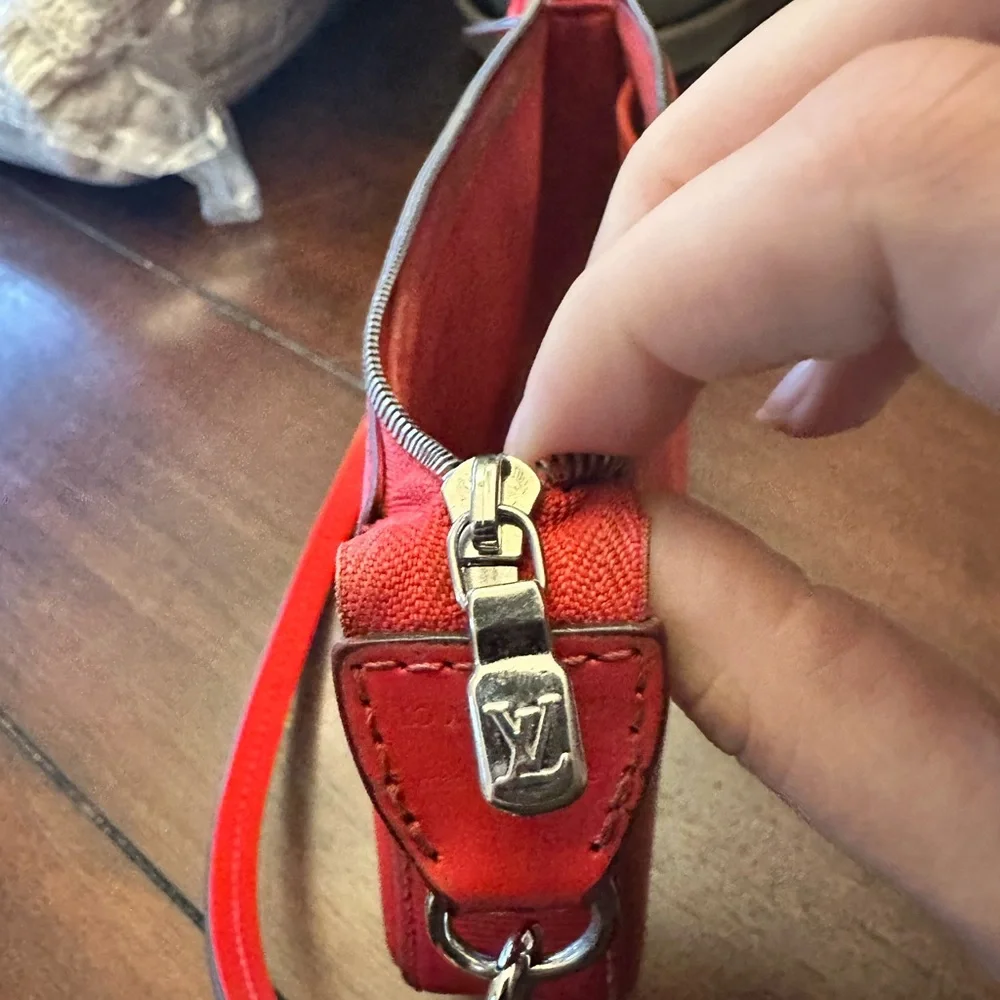 Louis Vuitton Red Epi Pochette Shoulder Bag - Picture 8 of 9